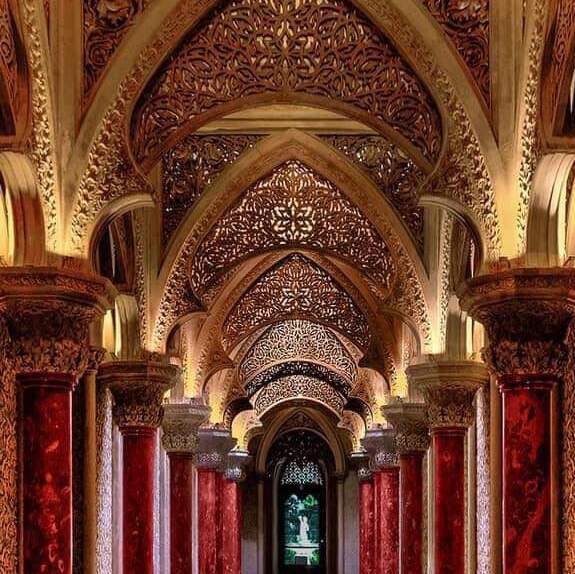 Тончайшая резьба по камню и восточные мотивы интерьера Монсеррат. ⭐ Авторский тур.