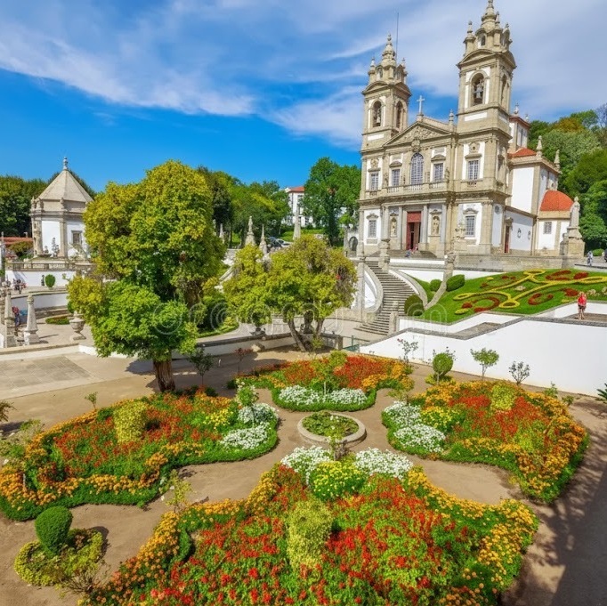 Неоклассический собор и великолепные цветущие сады Бон-Жезуш-ду-Монте в Тенойнш. ⭐ Индивидуальный тур по северу Португалии.