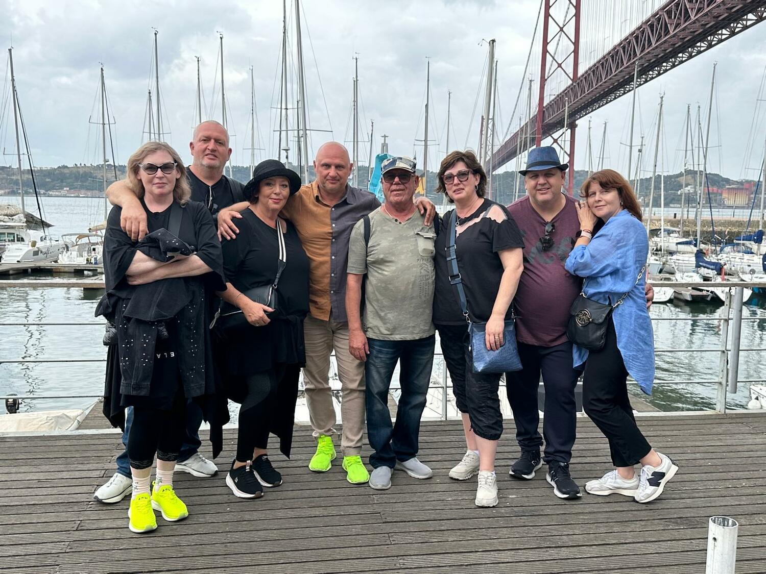 Экскурсии в Лиссабоне с лицензированным гидом Игорем Зориным Панорамный вид Лиссабона с экскурсионной группой