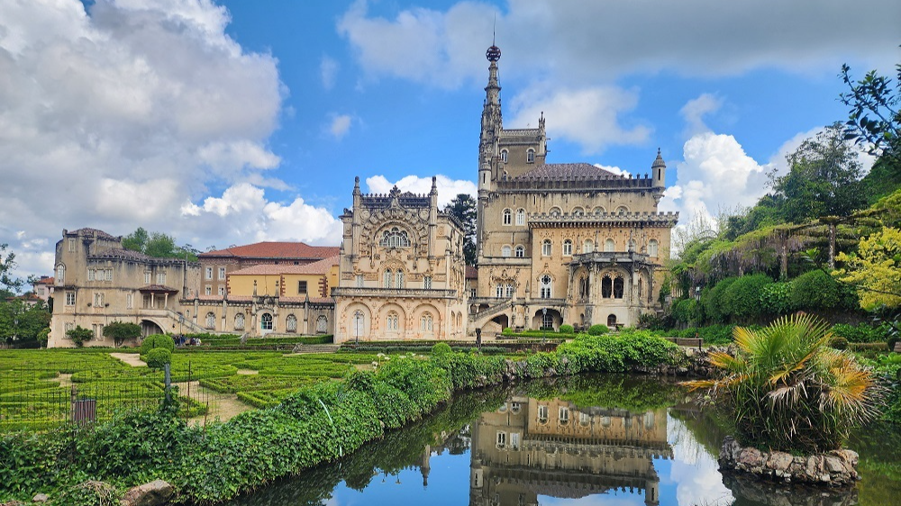 Дворец Бусаку в заповедном лесу авторский маршрут Игоря Зорина