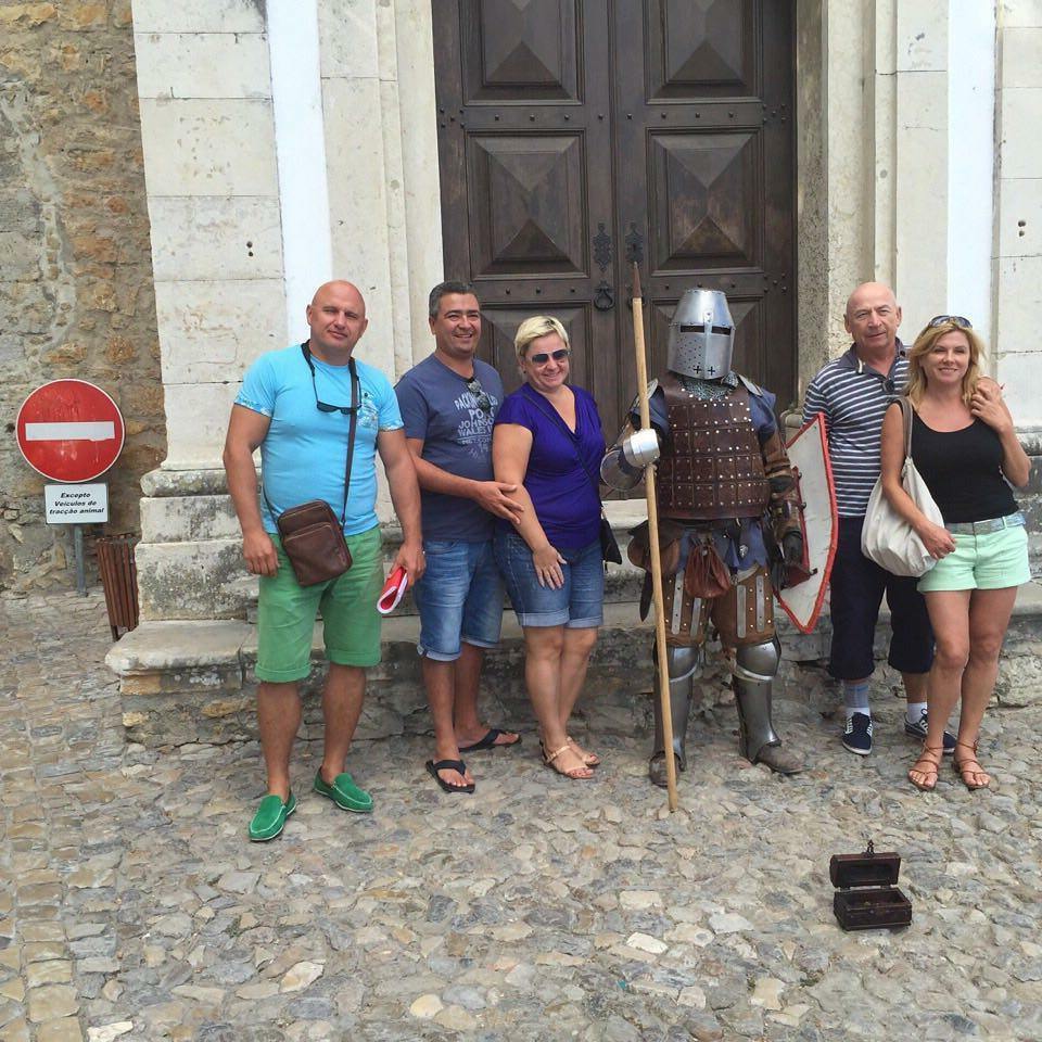 Рабочий момент путешествия Совместное путешествие с гостями по Португалии